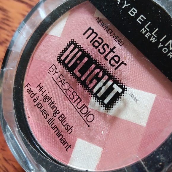 Maybelline hi-lighter blush - Picture 3 of 3
